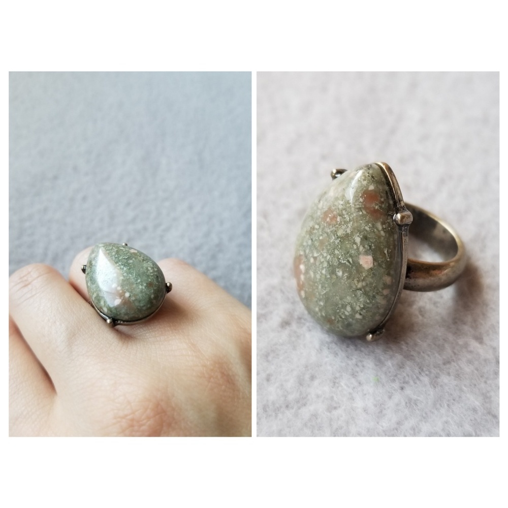 Teardrop Stone Ring Size 6